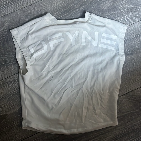 DFYNE baby tee in lunar rock - Picture 4 of 5